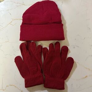 Toddlers Beanie and gloves